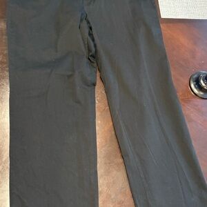 Dockers Black Chinos Versatile and Stylish